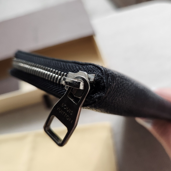 LOUIS VUITTON Damier Graphite Vertical Zippy Wallet EUC - Picture 7 of 13